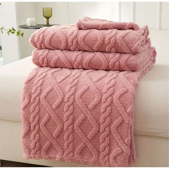 Chunky Cable Knit Lambs Fleece 39" x 59" Knit Pink Blanket Throw Ultra Soft NWT - Picture 1 of 2